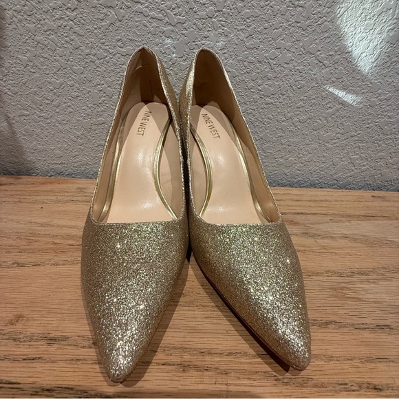 Nine West Gold‎ Jackpot Pumps Heels Size 8 - Picture 4 of 8